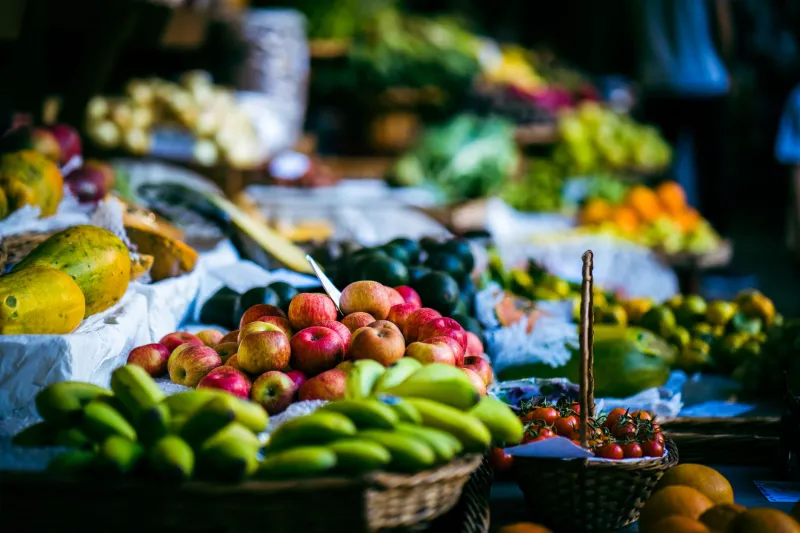 Dirty Dozen, Clean Fifteen: A Shopper's Honest Guide to When Organic Actually Matters